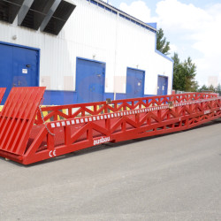 Mobilna rampa przeładunkowa AUSBAU na zamówienie